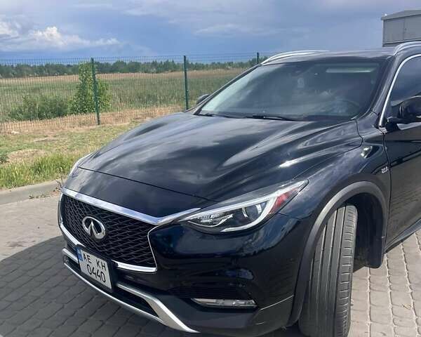 Чорний Інфініті QX30, об'ємом двигуна 1.99 л та пробігом 115 тис. км за 17000 $, фото 1 на Automoto.ua