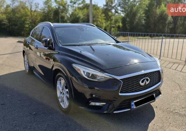 Черный Инфинити QX30, объемом двигателя 2 л и пробегом 122 тыс. км за 19500 $, фото 1 на Automoto.ua