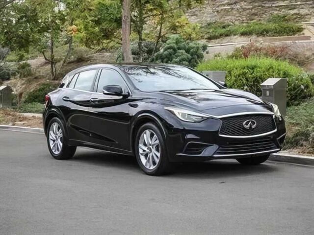 Черный Инфинити QX30, объемом двигателя 2 л и пробегом 70 тыс. км за 9480 $, фото 1 на Automoto.ua