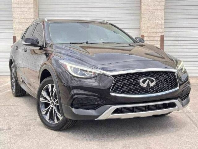 Чорний Інфініті QX30, об'ємом двигуна 2 л та пробігом 99 тис. км за 12000 $, фото 1 на Automoto.ua