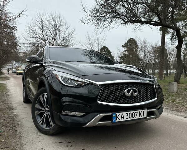 Чорний Інфініті QX30, об'ємом двигуна 1.99 л та пробігом 140 тис. км за 18500 $, фото 1 на Automoto.ua