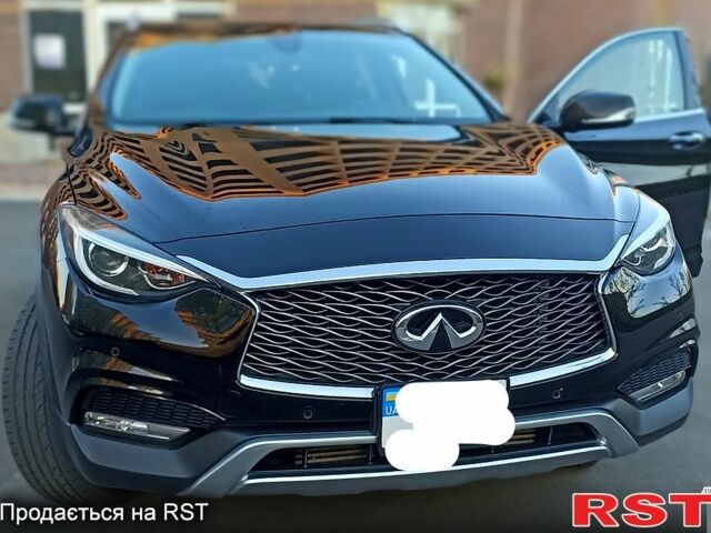 Чорний Інфініті QX30, об'ємом двигуна 2 л та пробігом 114 тис. км за 17500 $, фото 1 на Automoto.ua