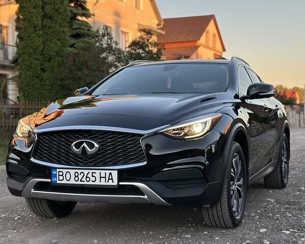 Чорний Інфініті QX30, об'ємом двигуна 1.99 л та пробігом 42 тис. км за 16500 $, фото 1 на Automoto.ua