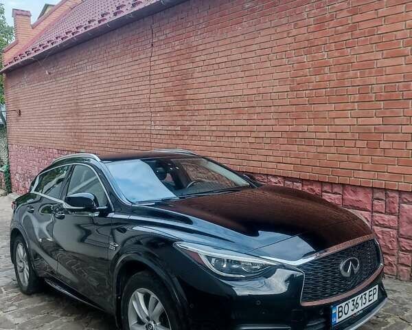 Черный Инфинити QX30, объемом двигателя 2 л и пробегом 132 тыс. км за 20500 $, фото 1 на Automoto.ua