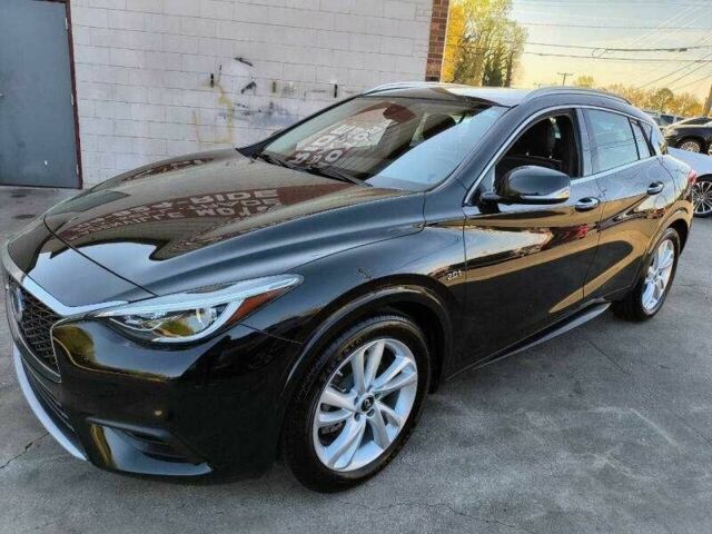 Черный Инфинити QX30, объемом двигателя 2 л и пробегом 62 тыс. км за 3500 $, фото 1 на Automoto.ua