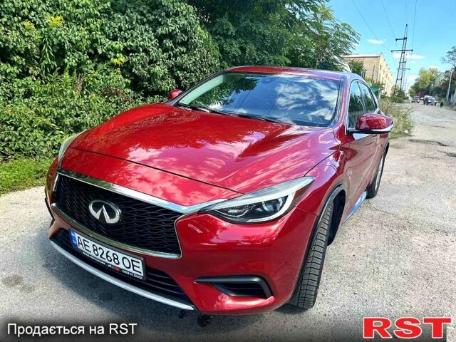 Красный Инфинити QX30, объемом двигателя 2 л и пробегом 145 тыс. км за 18400 $, фото 1 на Automoto.ua