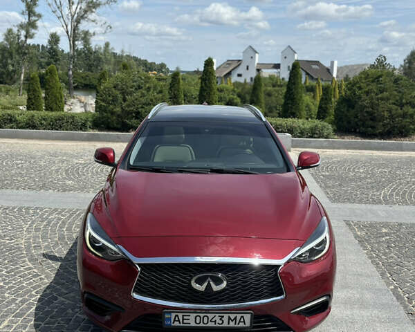 Красный Инфинити QX30, объемом двигателя 2 л и пробегом 91 тыс. км за 20500 $, фото 1 на Automoto.ua