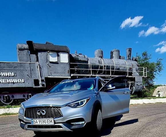 Сірий Інфініті QX30, об'ємом двигуна 2 л та пробігом 143 тис. км за 22000 $, фото 1 на Automoto.ua