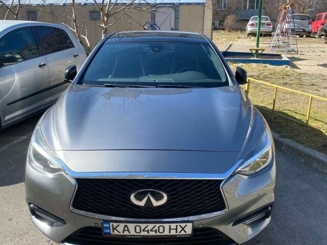 Серый Инфинити QX30, объемом двигателя 2 л и пробегом 130 тыс. км за 16000 $, фото 1 на Automoto.ua