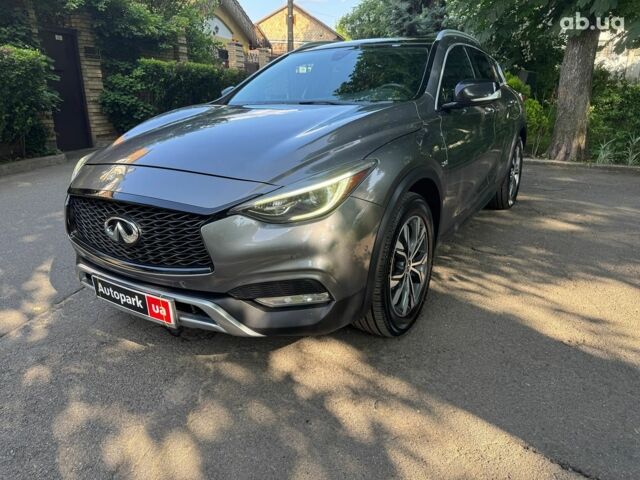 Серый Инфинити QX30, объемом двигателя 2 л и пробегом 156 тыс. км за 16990 $, фото 1 на Automoto.ua