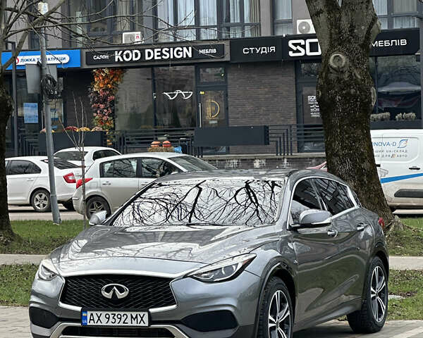 Сірий Інфініті QX30, об'ємом двигуна 1.99 л та пробігом 180 тис. км за 20000 $, фото 1 на Automoto.ua