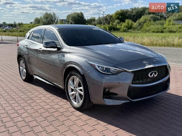 Сірий Інфініті QX30, об'ємом двигуна 2 л та пробігом 33 тис. км за 11990 $, фото 1 на Automoto.ua