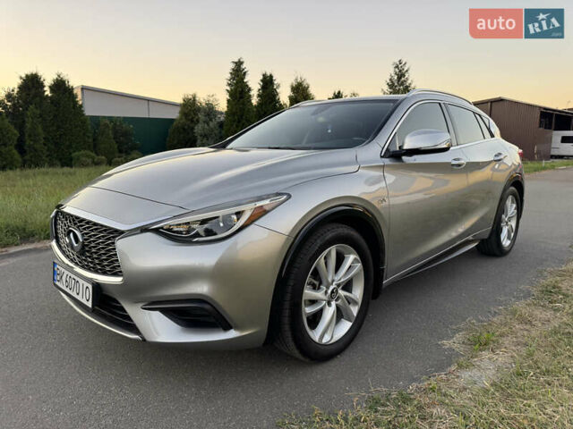 Серый Инфинити QX30, объемом двигателя 2 л и пробегом 118 тыс. км за 17400 $, фото 1 на Automoto.ua