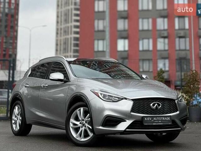 Сірий Інфініті QX30, об'ємом двигуна 2 л та пробігом 118 тис. км за 17700 $, фото 1 на Automoto.ua