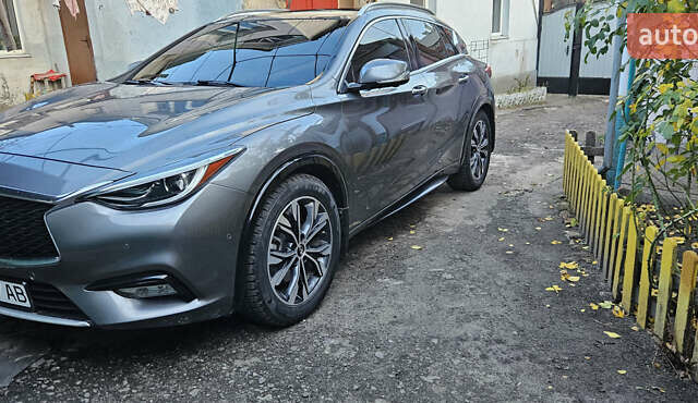 Сірий Інфініті QX30, об'ємом двигуна 1.99 л та пробігом 65 тис. км за 19700 $, фото 1 на Automoto.ua