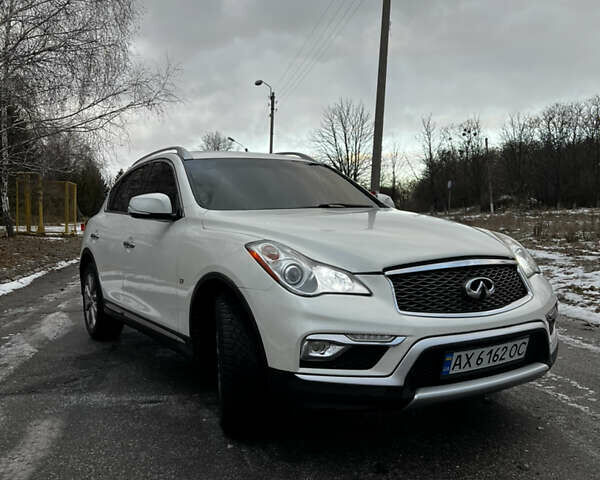 Белый Инфинити QX50, объемом двигателя 3.7 л и пробегом 130 тыс. км за 14300 $, фото 1 на Automoto.ua