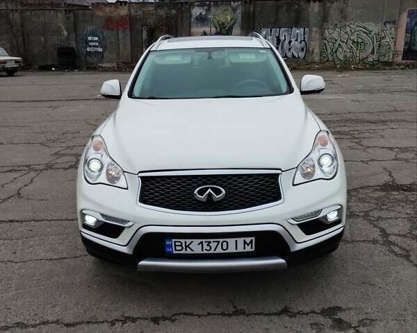 Білий Інфініті QX50, об'ємом двигуна 3.7 л та пробігом 125 тис. км за 15900 $, фото 1 на Automoto.ua