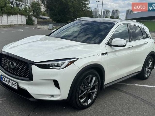 Белый Инфинити QX50, объемом двигателя 2 л и пробегом 123 тыс. км за 25900 $, фото 1 на Automoto.ua