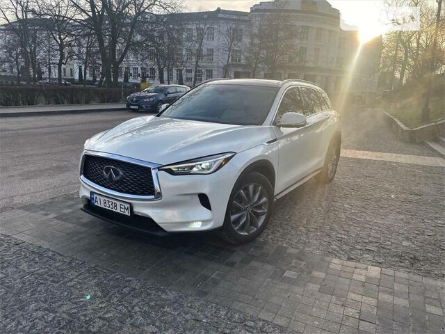 Білий Інфініті QX50, об'ємом двигуна 2 л та пробігом 49 тис. км за 26000 $, фото 1 на Automoto.ua