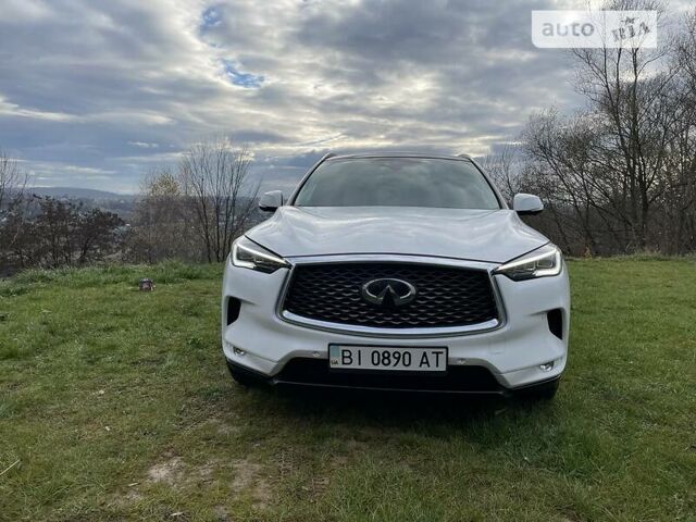 Белый Инфинити QX50, объемом двигателя 2 л и пробегом 70 тыс. км за 24000 $, фото 1 на Automoto.ua