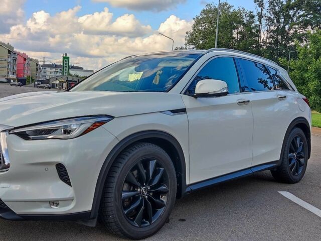 Белый Инфинити QX50, объемом двигателя 2 л и пробегом 86 тыс. км за 24800 $, фото 1 на Automoto.ua