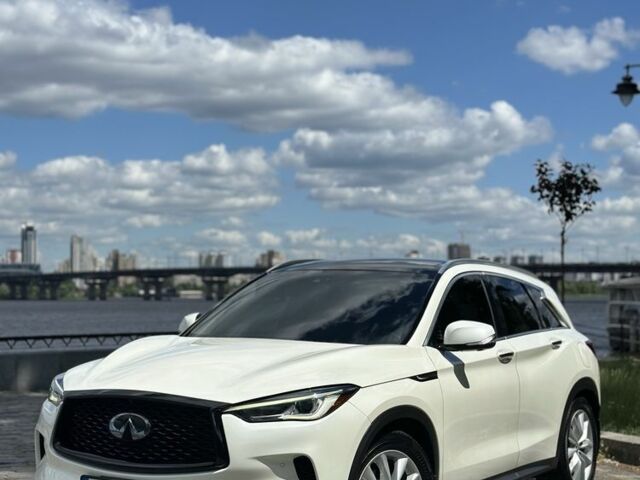Білий Інфініті QX50, об'ємом двигуна 2 л та пробігом 121 тис. км за 24000 $, фото 1 на Automoto.ua