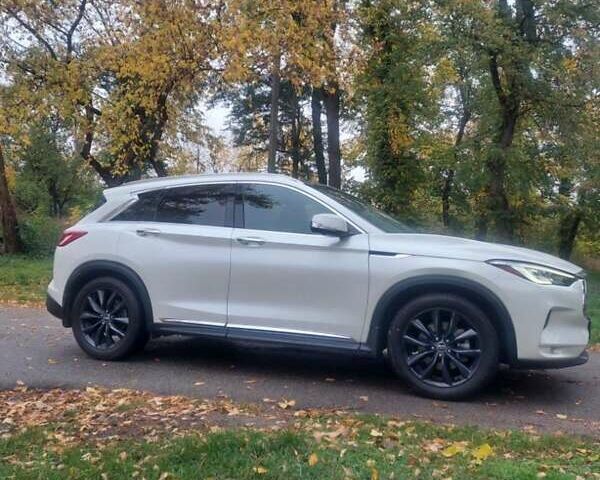 Белый Инфинити QX50, объемом двигателя 2 л и пробегом 91 тыс. км за 28700 $, фото 1 на Automoto.ua