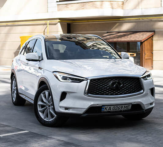 Білий Інфініті QX50, об'ємом двигуна 2 л та пробігом 85 тис. км за 29000 $, фото 1 на Automoto.ua