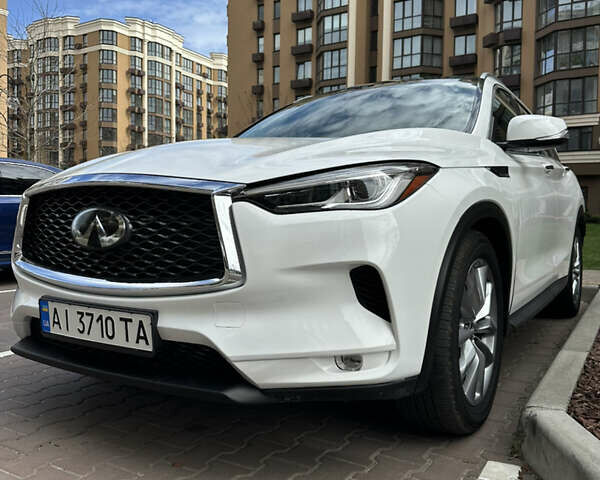 Білий Інфініті QX50, об'ємом двигуна 2 л та пробігом 160 тис. км за 21000 $, фото 1 на Automoto.ua