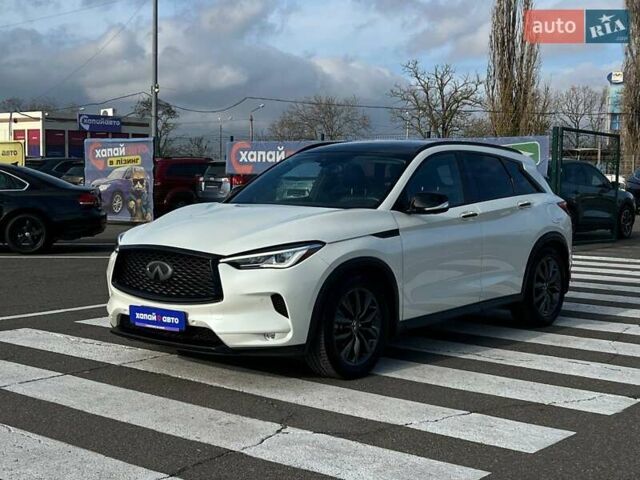 Білий Інфініті QX50, об'ємом двигуна 2 л та пробігом 63 тис. км за 22999 $, фото 1 на Automoto.ua