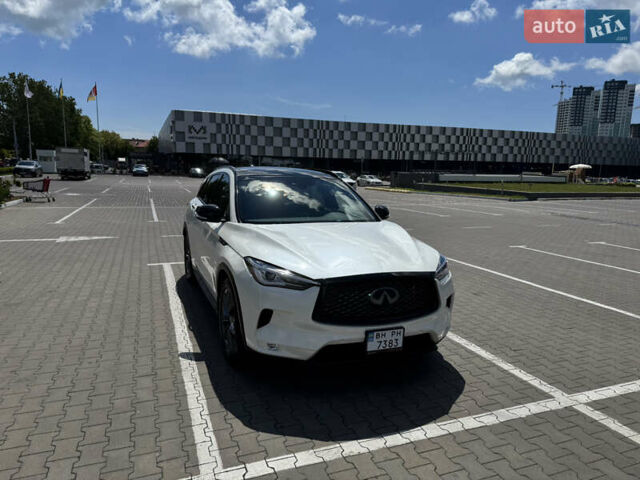 Білий Інфініті QX50, об'ємом двигуна 2 л та пробігом 60 тис. км за 24000 $, фото 1 на Automoto.ua