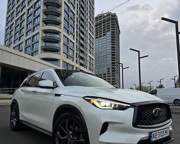 Белый Инфинити QX50, объемом двигателя 1.99 л и пробегом 63 тыс. км за 28300 $, фото 1 на Automoto.ua