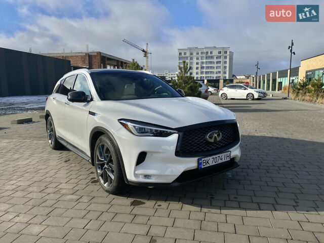 Білий Інфініті QX50, об'ємом двигуна 2 л та пробігом 87 тис. км за 30000 $, фото 1 на Automoto.ua