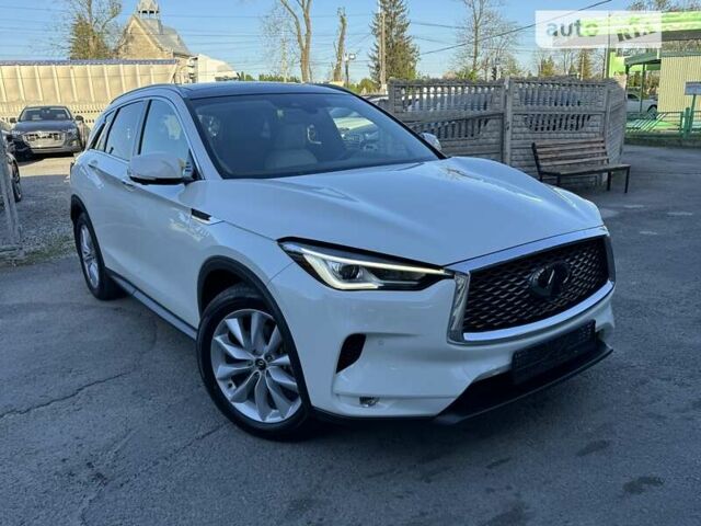 Білий Інфініті QX50, об'ємом двигуна 2 л та пробігом 100 тис. км за 26900 $, фото 1 на Automoto.ua