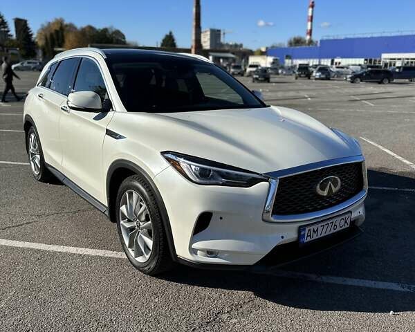 Білий Інфініті QX50, об'ємом двигуна 2 л та пробігом 56 тис. км за 29700 $, фото 1 на Automoto.ua