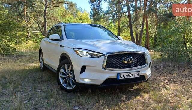 Белый Инфинити QX50, объемом двигателя 1.99 л и пробегом 61 тыс. км за 23500 $, фото 1 на Automoto.ua