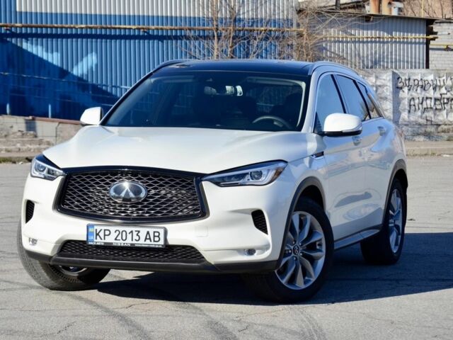 Белый Инфинити QX50, объемом двигателя 2 л и пробегом 40 тыс. км за 32500 $, фото 1 на Automoto.ua