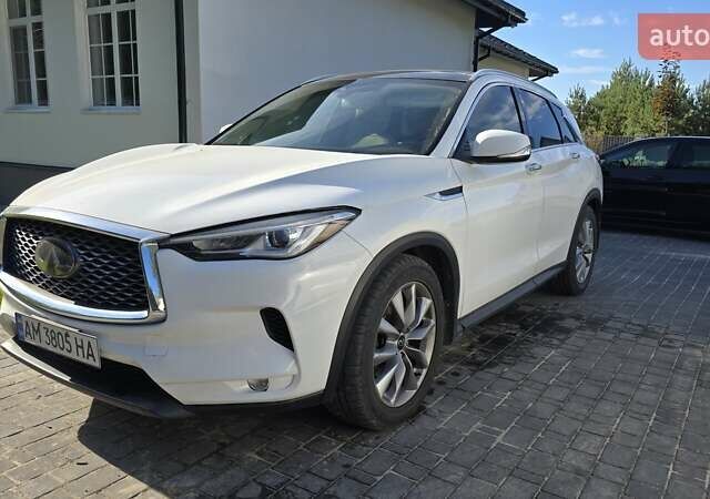Білий Інфініті QX50, об'ємом двигуна 2 л та пробігом 81 тис. км за 30000 $, фото 1 на Automoto.ua