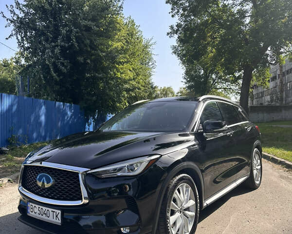 Чорний Інфініті QX50, об'ємом двигуна 2 л та пробігом 131 тис. км за 24500 $, фото 1 на Automoto.ua