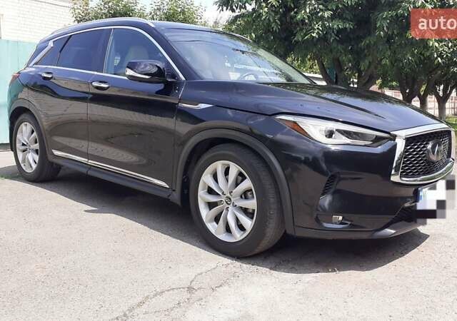 Черный Инфинити QX50, объемом двигателя 2 л и пробегом 131 тыс. км за 21700 $, фото 1 на Automoto.ua