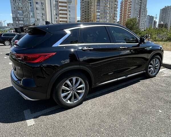 Чорний Інфініті QX50, об'ємом двигуна 2 л та пробігом 93 тис. км за 22200 $, фото 1 на Automoto.ua