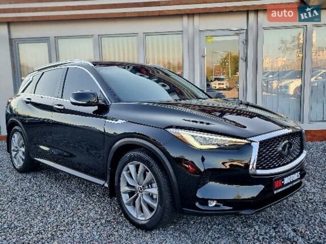Черный Инфинити QX50, объемом двигателя 2 л и пробегом 68 тыс. км за 23500 $, фото 1 на Automoto.ua