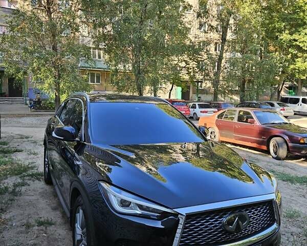Черный Инфинити QX50, объемом двигателя 2 л и пробегом 56 тыс. км за 24300 $, фото 1 на Automoto.ua