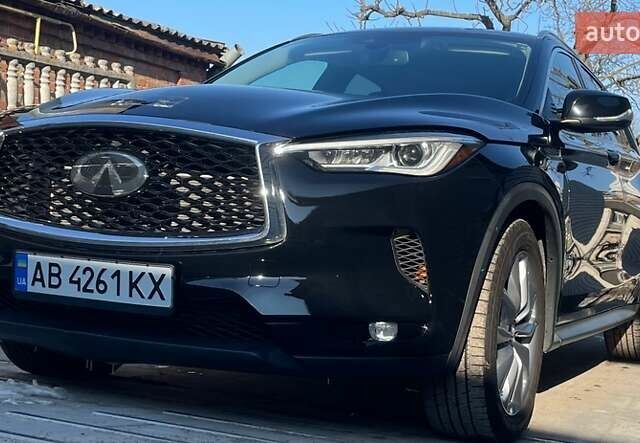 Чорний Інфініті QX50, об'ємом двигуна 1.99 л та пробігом 81 тис. км за 23500 $, фото 1 на Automoto.ua