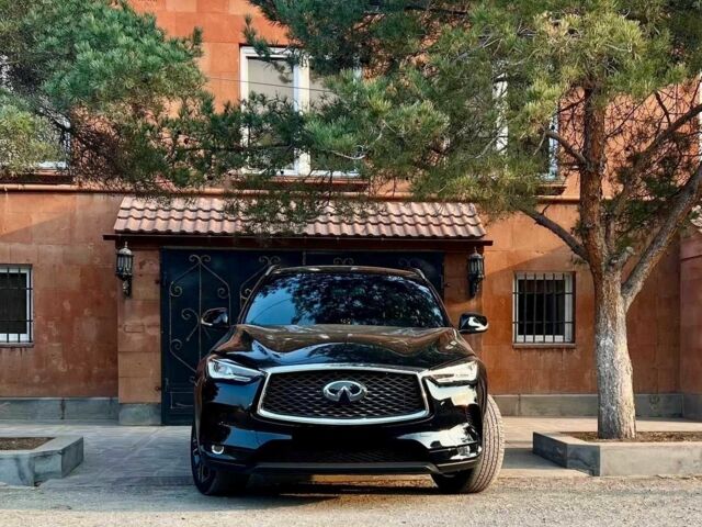 Черный Инфинити QX50, объемом двигателя 2 л и пробегом 89 тыс. км за 21999 $, фото 1 на Automoto.ua