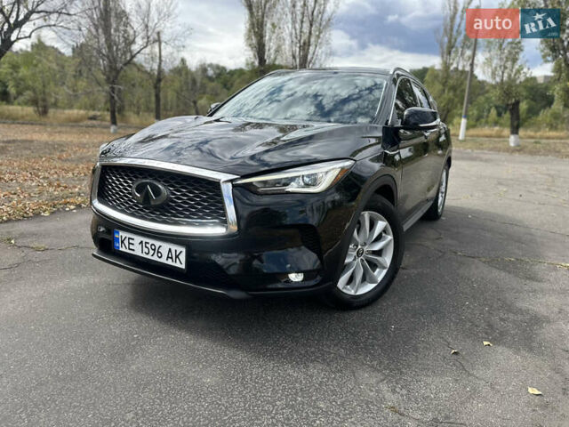 Чорний Інфініті QX50, об'ємом двигуна 2 л та пробігом 33 тис. км за 25200 $, фото 1 на Automoto.ua