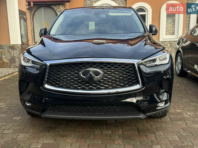 Чорний Інфініті QX50, об'ємом двигуна 2 л та пробігом 80 тис. км за 21900 $, фото 1 на Automoto.ua
