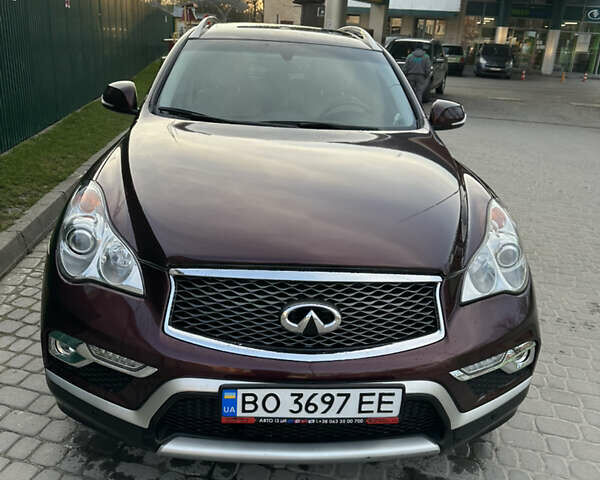 Красный Инфинити QX50, объемом двигателя 3.7 л и пробегом 67 тыс. км за 18400 $, фото 1 на Automoto.ua