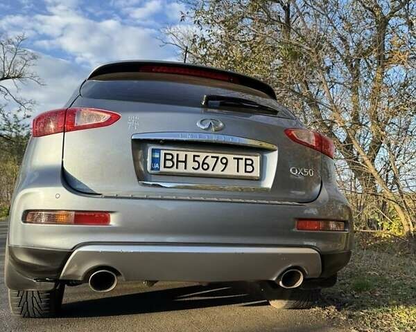 Сірий Інфініті QX50, об'ємом двигуна 3.7 л та пробігом 120 тис. км за 14900 $, фото 1 на Automoto.ua