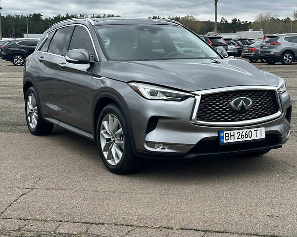 Серый Инфинити QX50, объемом двигателя 2 л и пробегом 177 тыс. км за 17999 $, фото 1 на Automoto.ua